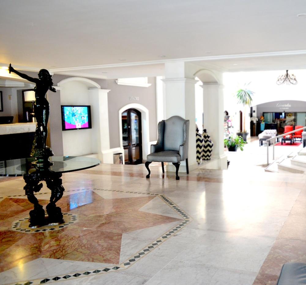 Plaza Camelinas Hotel Querétaro Exteriér fotografie